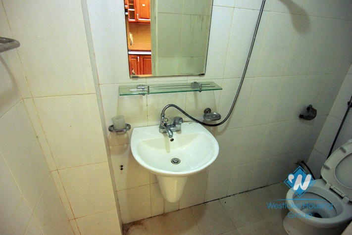 Unfurnished and bright house for rent in Au Co street, Tay Ho district, Ha Noi